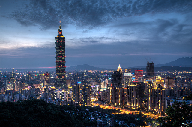 Taipei 101 night view 640